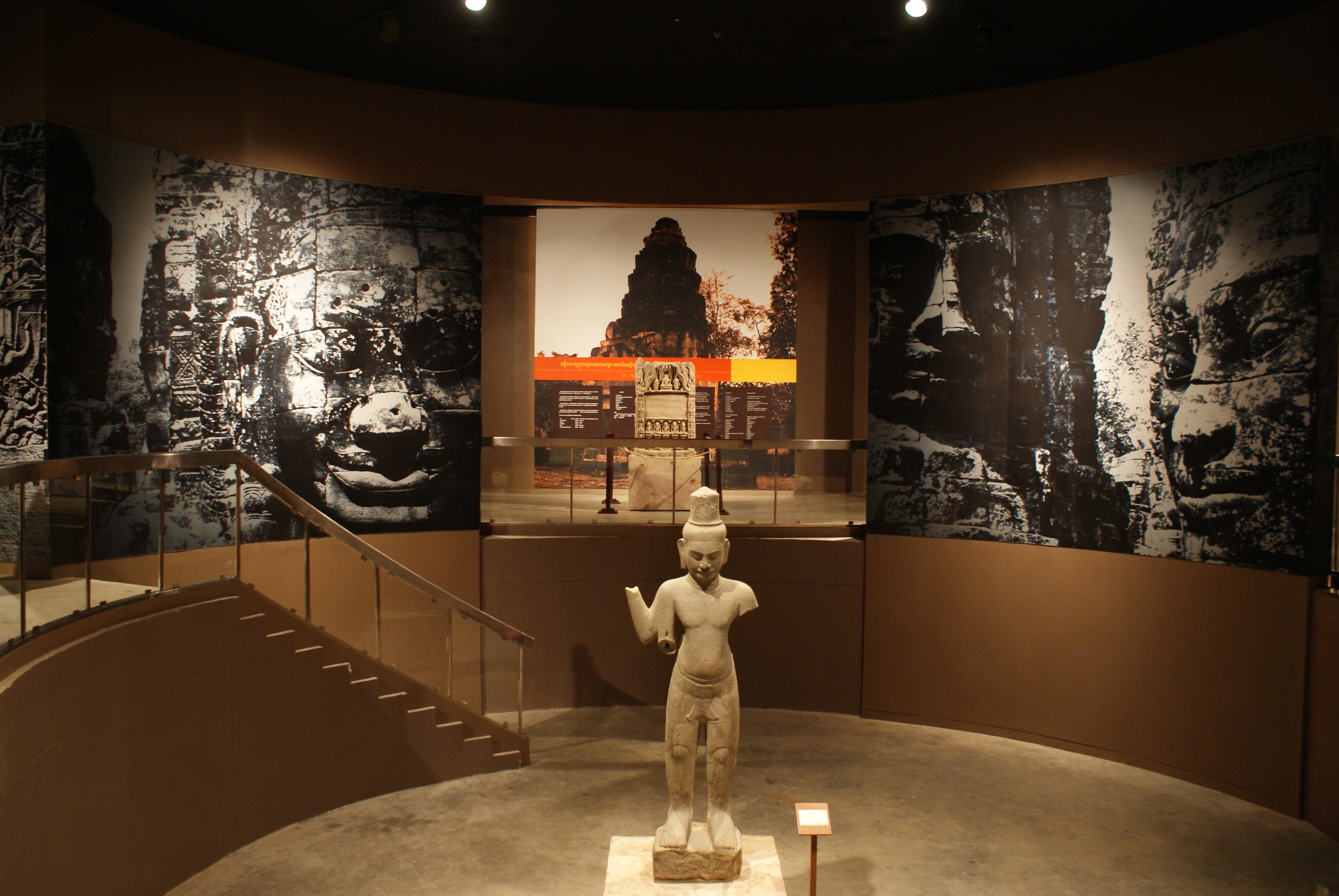 attraction-Inside Angkor National Museum.jpeg